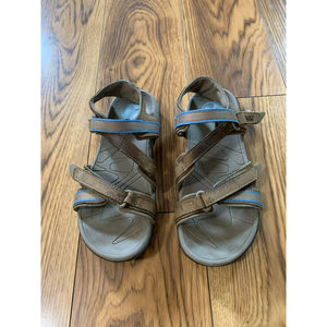 Vionic Womens Size 6.5 Muir Hiking Sport Sandals Vibram Soles